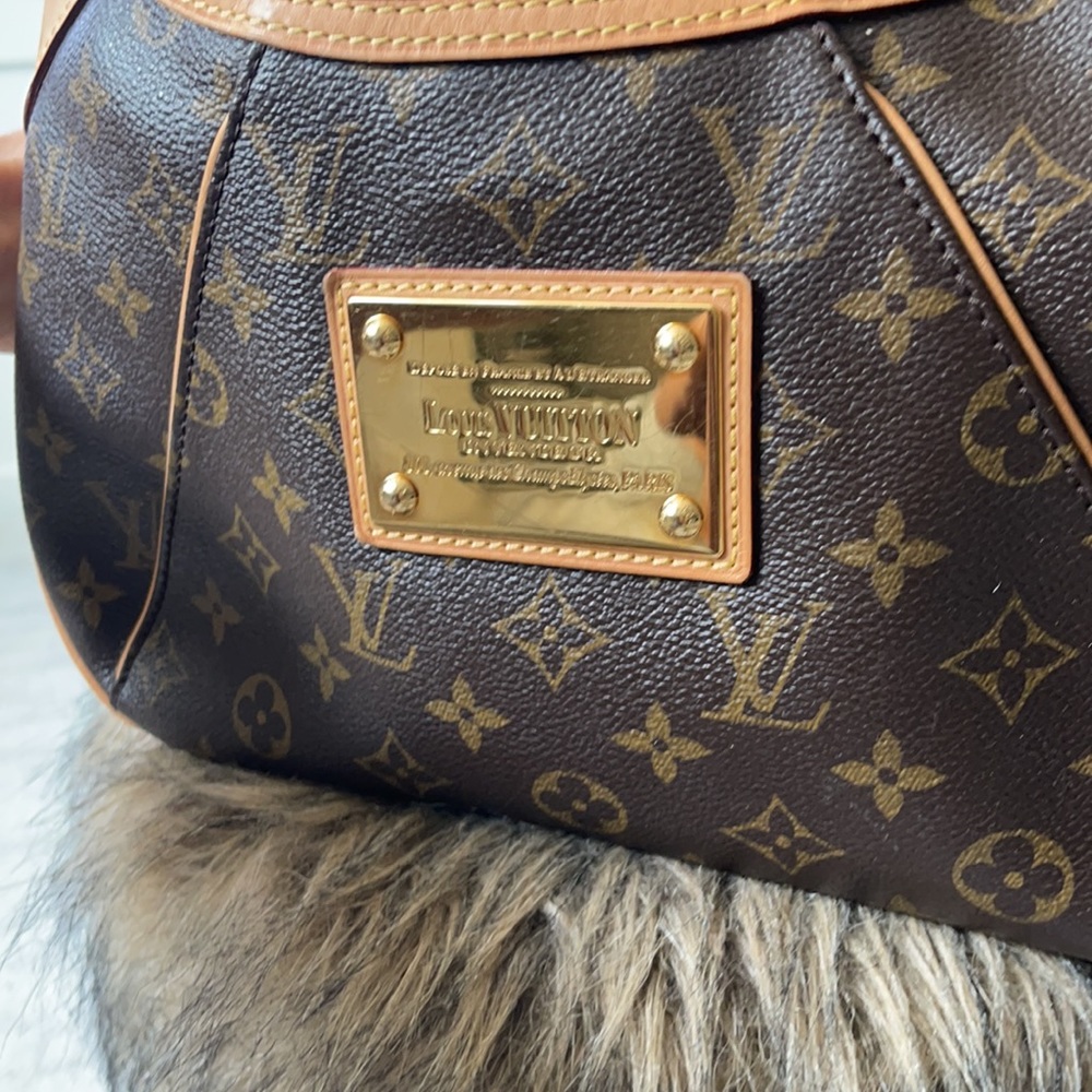Monogram Thames GM Shoulder Bag
MODEL NO.:M56383 - Picture 4 of 4